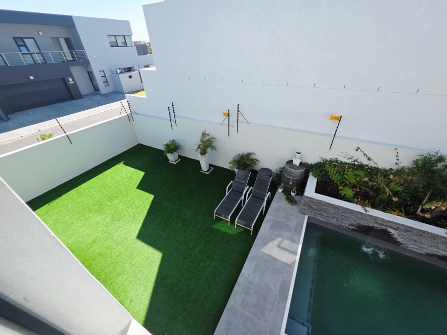 5 Bedroom Property for Sale in Sandown Western Cape